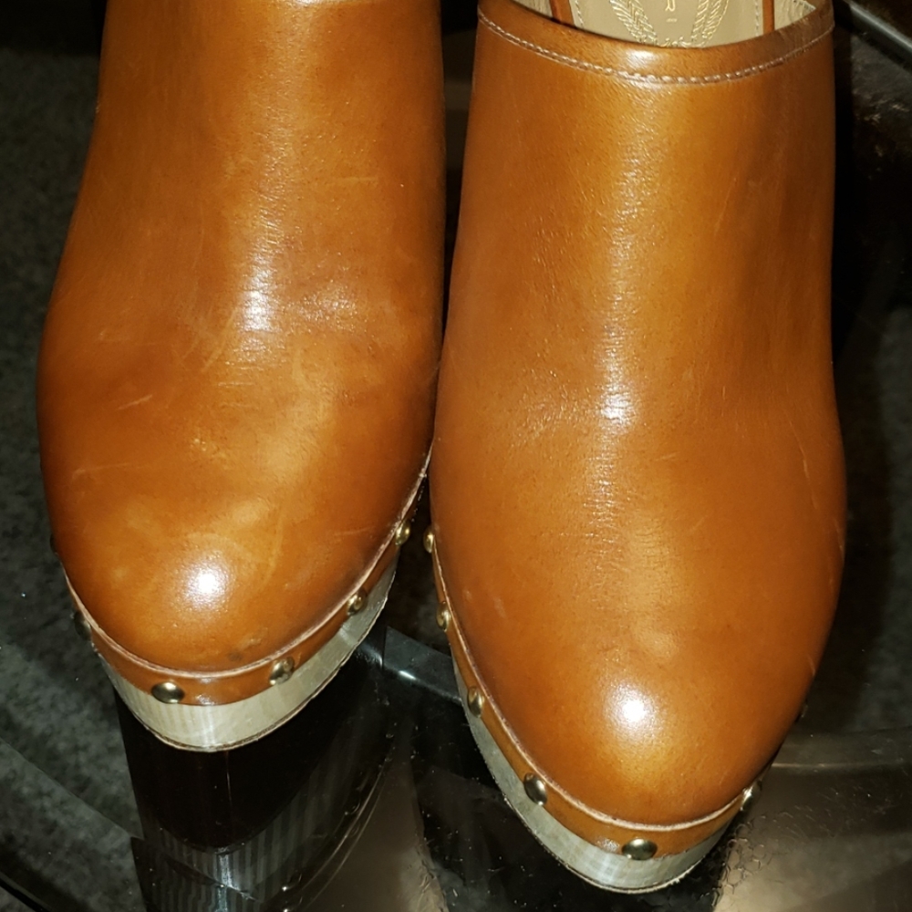 Leather clogs - Picture 7 of 7